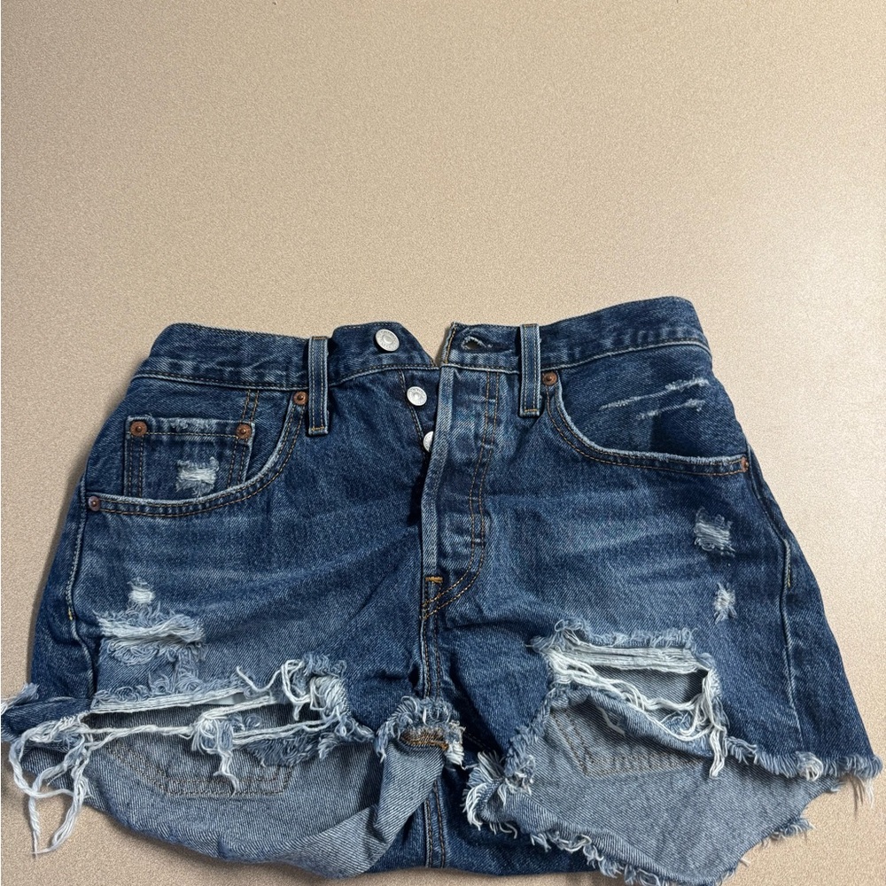 Trendy Denim Shorts with Frayed Hem